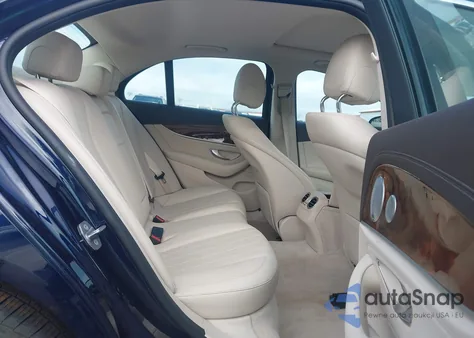 2018 Mercedes-Benz E 300 4Matic из США, поврежденный, VIN WDDZF4KB9JA362051